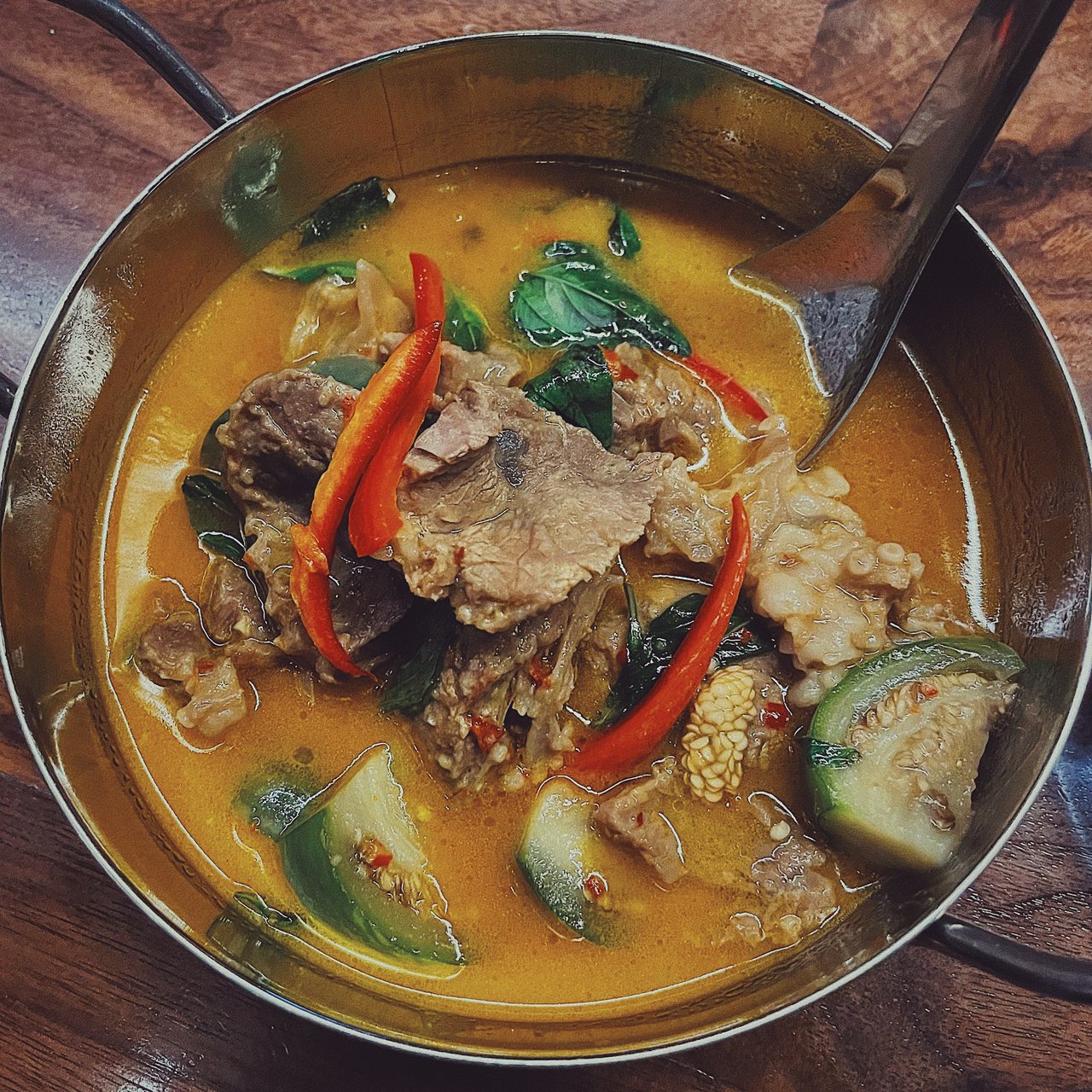Kaeng Phet Charinda. Yotaka's mother's "red curry". 