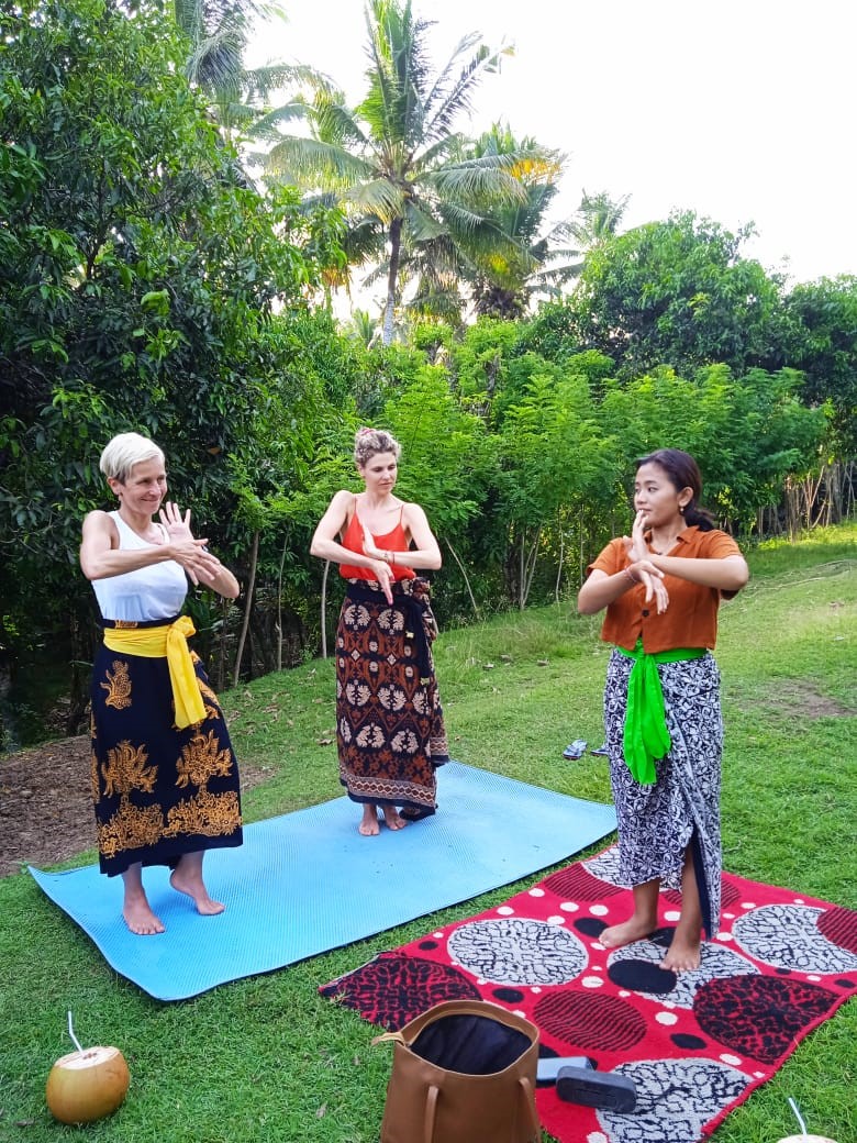 Bali Dancing Experience with a Balinese village dancer