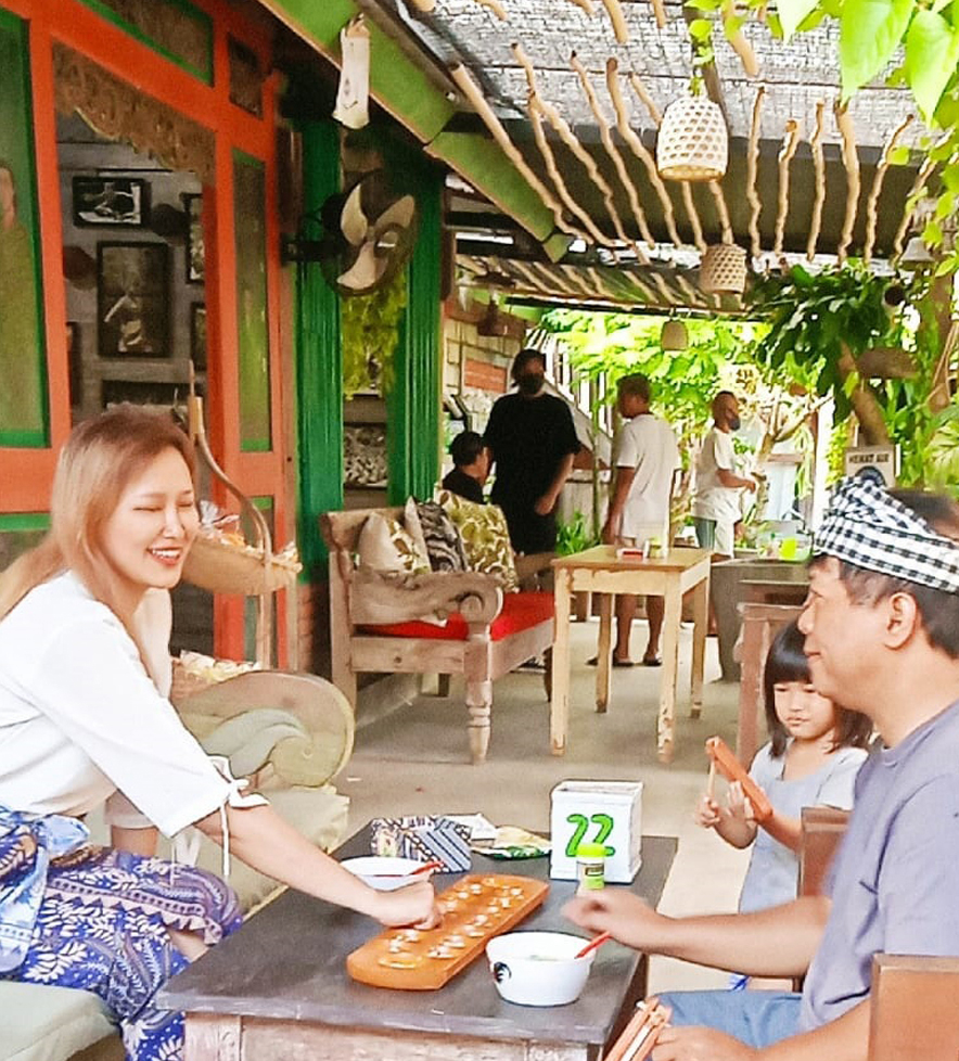 Eat and Play Balinese Games and Toys Like Locals