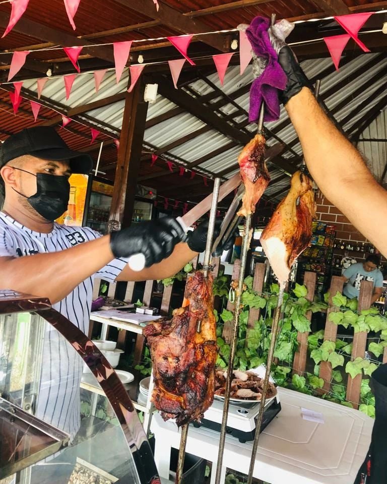 Utilizamos solo productos frescos y cuidamos cada plato al detalle. Nuestras mamonas son las mejores de la region para satisfacer todos los gustos y preferencias de nuestros clientes.