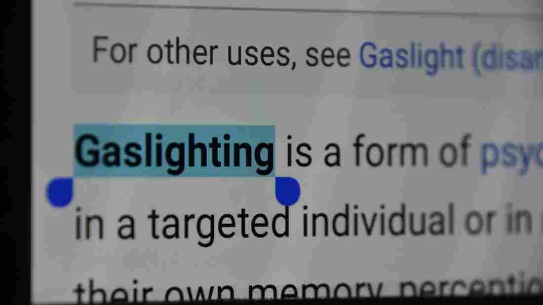 Narcissist Gaslighting with Examples – How to Identify this type of Narcissistic Abuse and what to Do About It