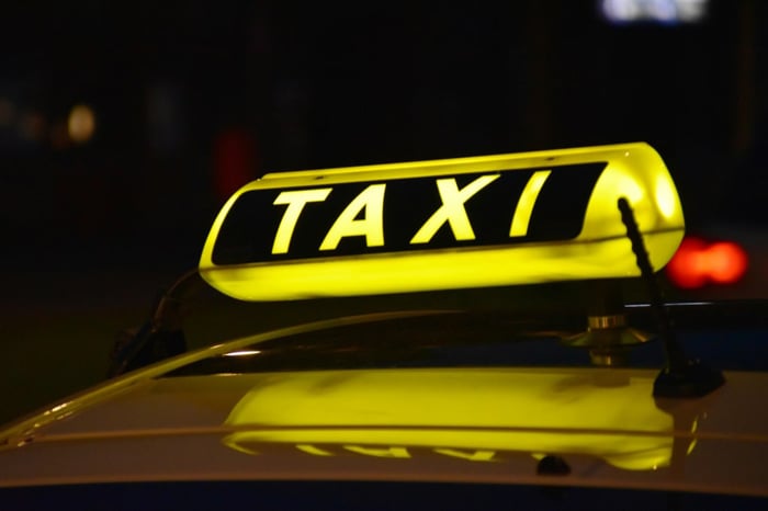 Taxi Mechelen en omstreken. Vertrekken op reis? Ons taxibedrijf is dag en nacht beschikbaar. Bel nu op +32 488 22 31 29.