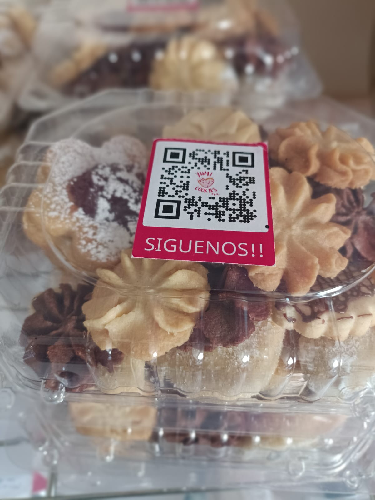 ¡Únete a nuestros fans y deja que el sabor único de Yumi Cookies conquiste tu paladar! ¿Listo para una experiencia de sabor como ninguna otra? ¡Te esperamos!