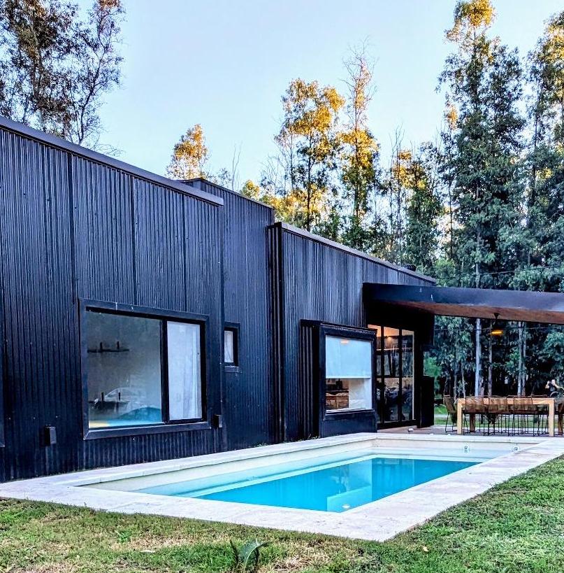 Casa de fin de semana en Campo Timbó. Alquiler Temporal con amenities, pileta, parrilla, club de campo.