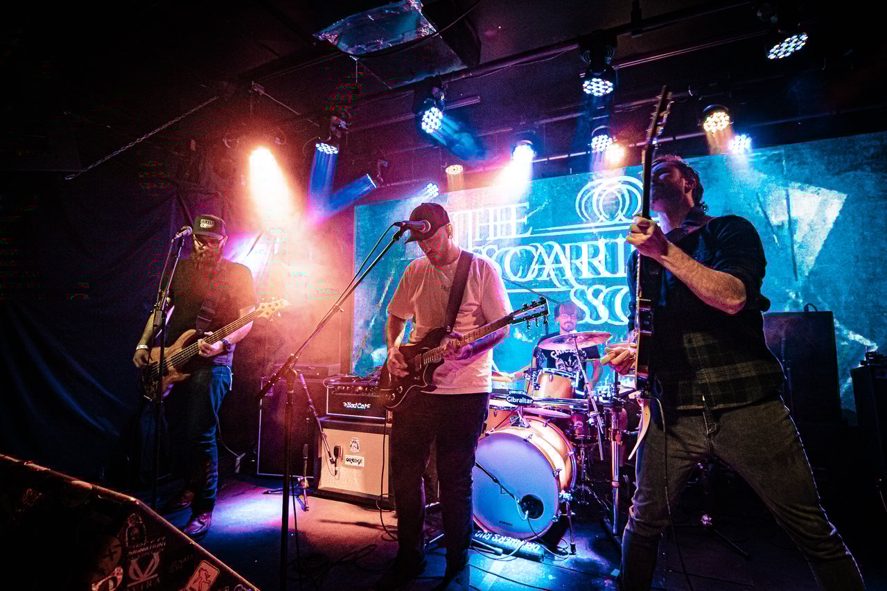 the scarlet son live