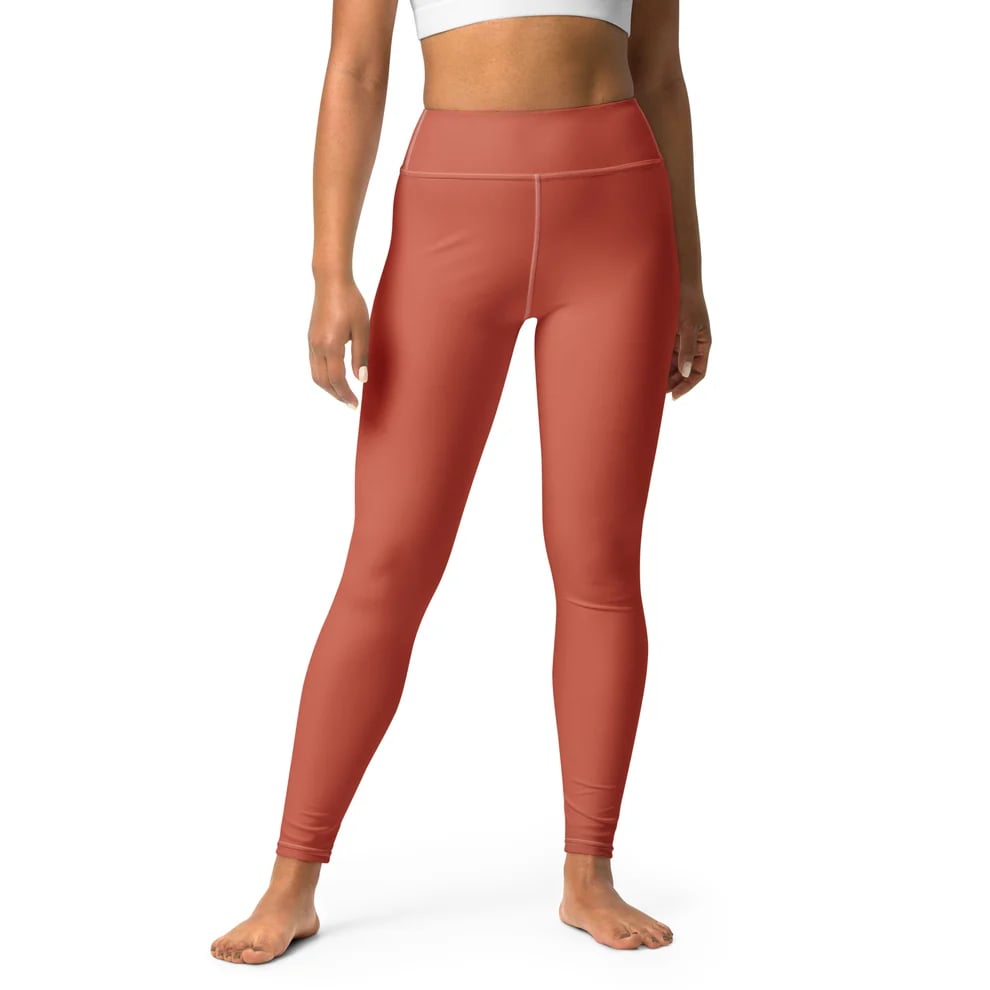 Bold Stretchy Yoga Leggings with Solid Dark Coral Chic Bold Stretchy Yoga Leggings with Solid Dark Coral for Activewear