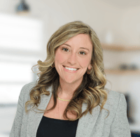 Linsey Dale headshot in front of kitchen background
